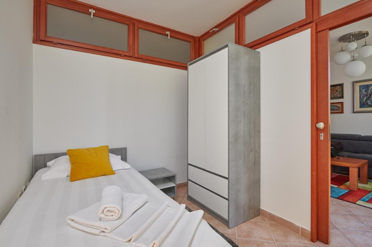 Family Apartment Dubrovnik - Private Jacuzzi Terrace, Private Parking Exterior photo