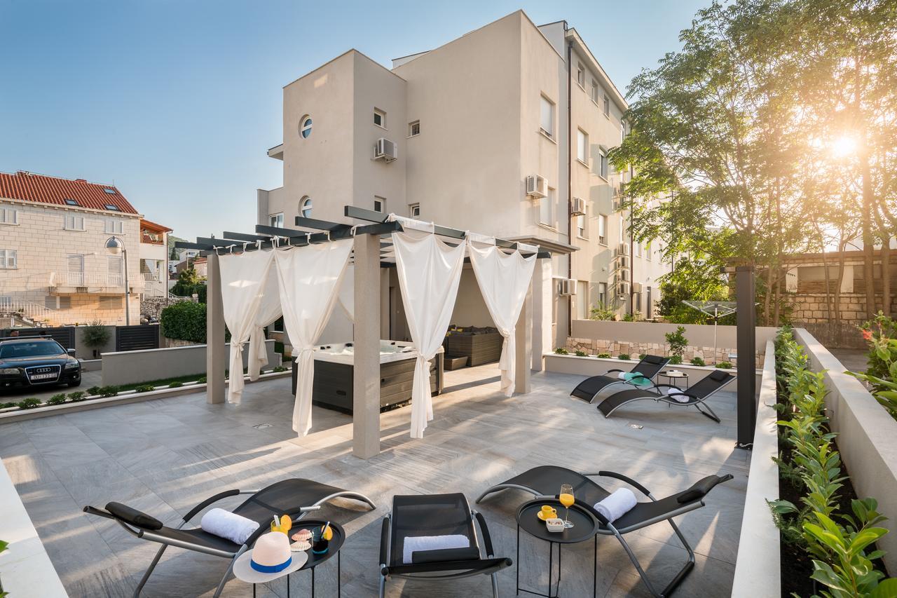 Family Apartment Dubrovnik - Private Jacuzzi Terrace, Private Parking Exterior photo